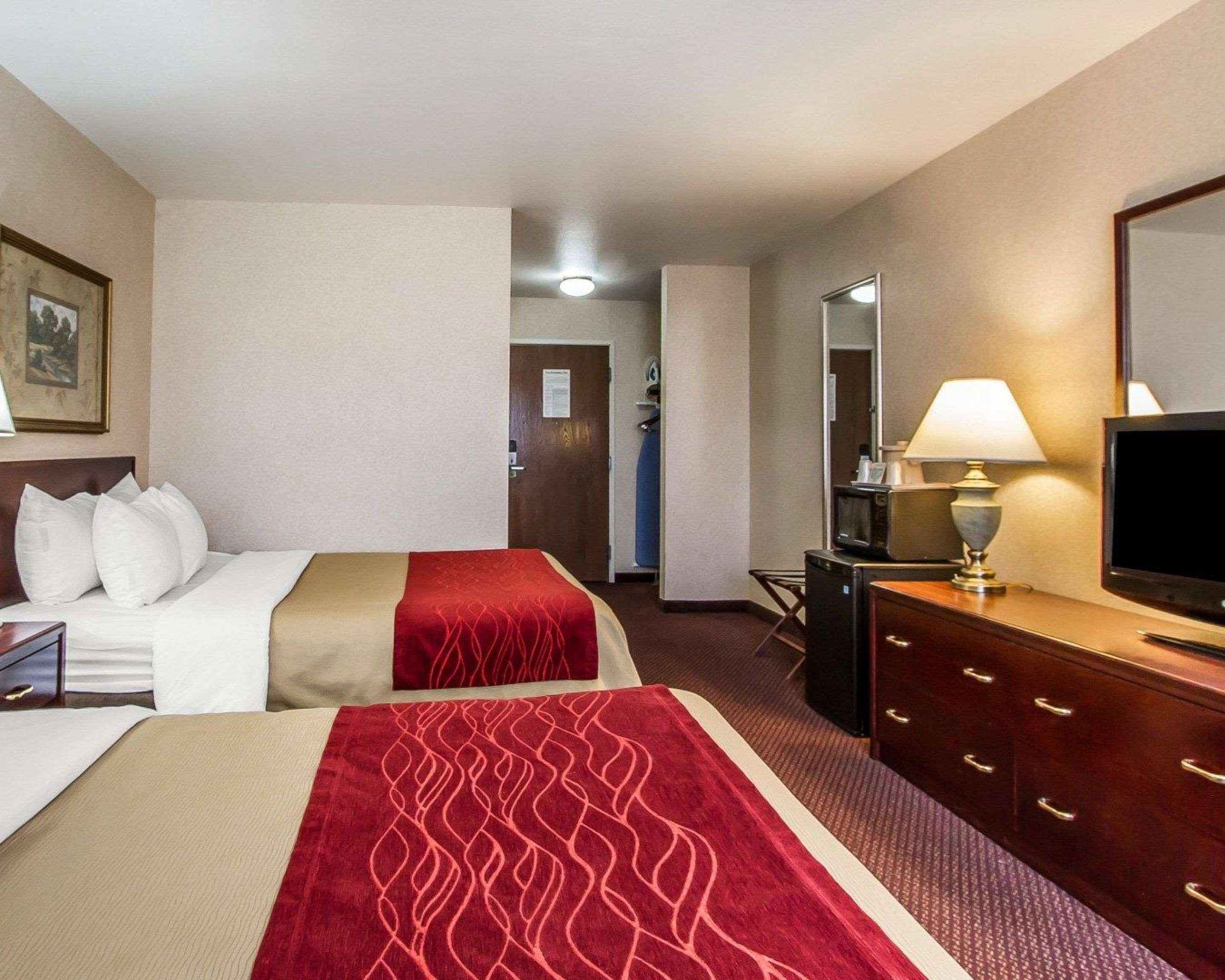 Quality Inn & Suites Fort Madison Near Hwy 61 Екстериор снимка