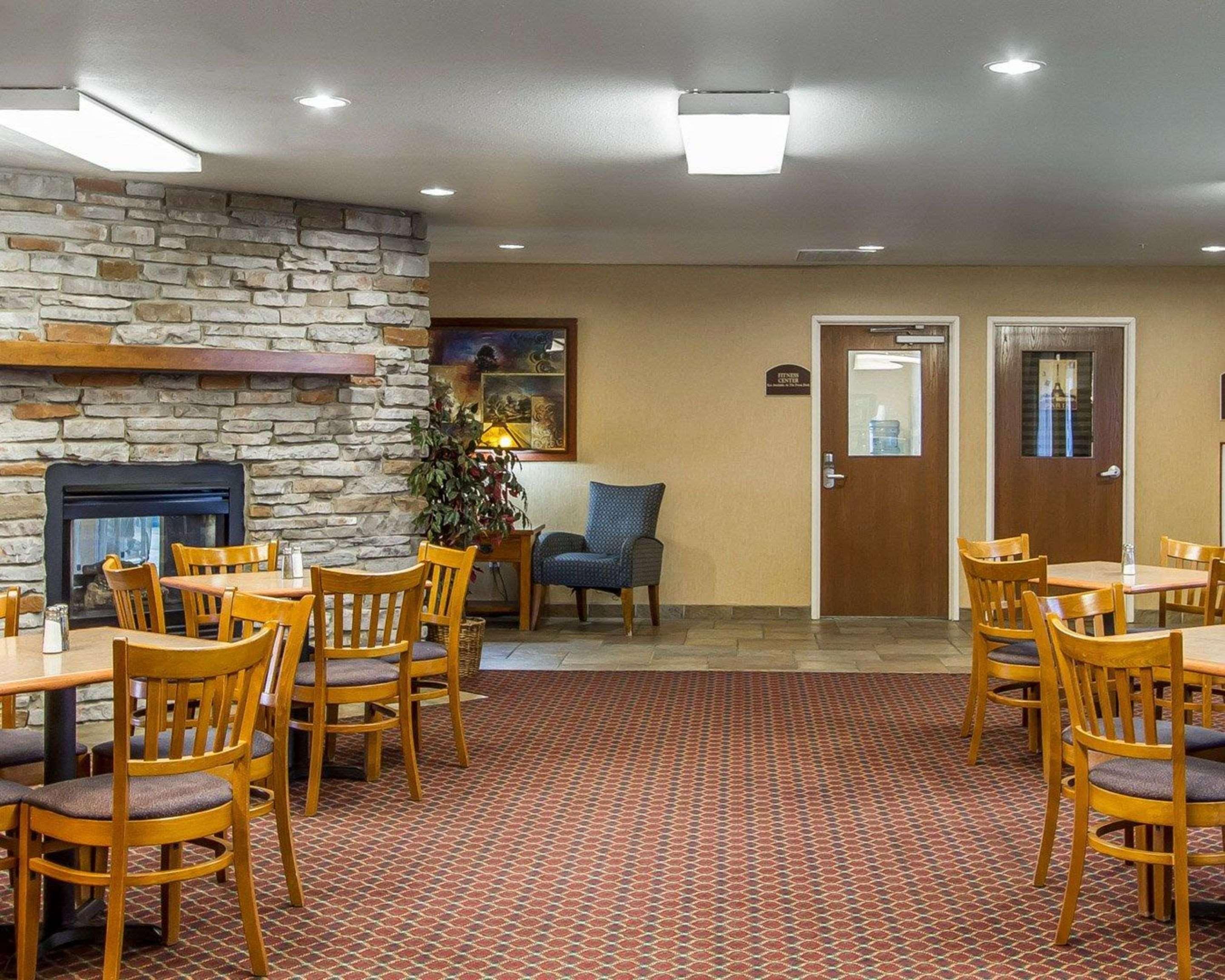 Quality Inn & Suites Fort Madison Near Hwy 61 Екстериор снимка