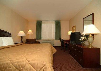 Quality Inn & Suites Fort Madison Near Hwy 61 Екстериор снимка